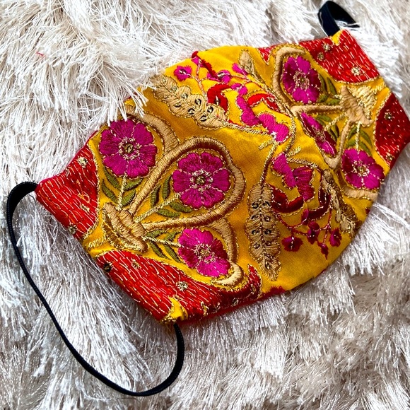 Hand Made Embroidered floral face mask, M/L - Picture 2 of 8